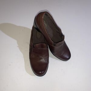 Clarks Bendables Shoes Womens Size 8 Brown Leather Slip On Comfort Heels